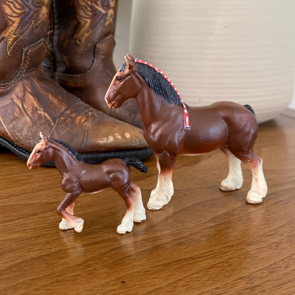 ERTL Vintage Clydesdale Stallion Horse and Pony Figurines - Collectible - Picture 3 of 15